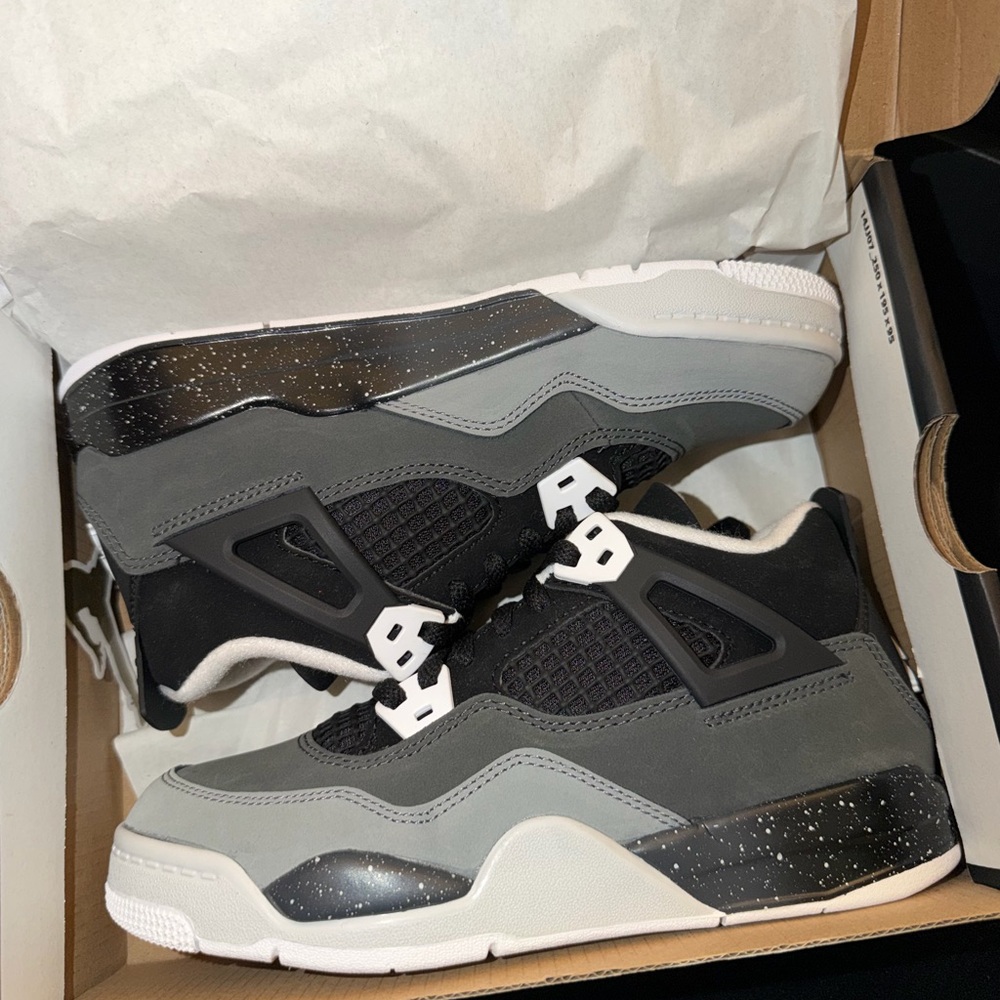 KIDS RETRO 4’s “Fear” BRAND NEW